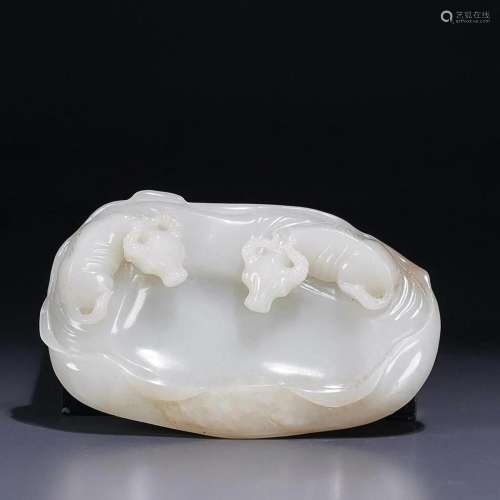 CHINESE HETIAN JADE INKSTONE WITH CARVED 'OX'