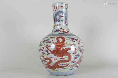 A Chinese Dragon-decorating Porcelain Fortune Vase