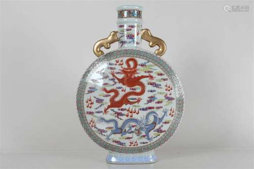 A Chinese Duo-handled Dragon-decorating Porcelain Fortune Va...