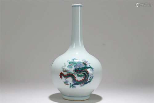 A Chinese Detailed Dragon-decorating Fortune Porcelain Vase