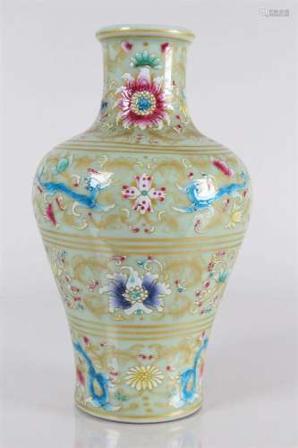 A Chinese Ancient-framing Detailed Porcelain Fortune Vase