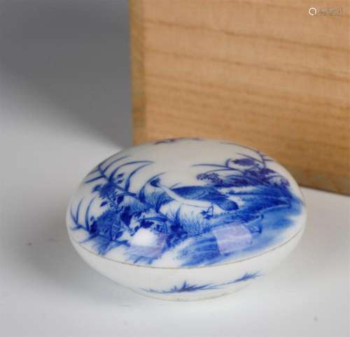 A BLUE AND WHITE PORCELAIN INK PAD