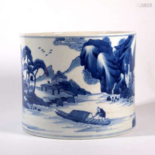 A BLUE AND WHITE PORCELAIN BRUSH POT