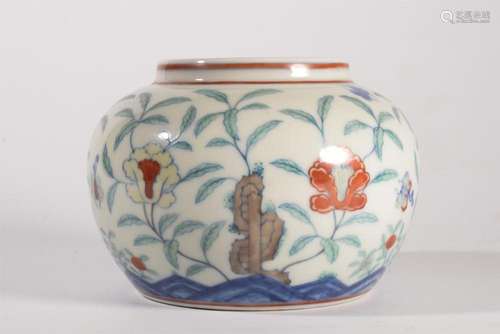 A DOUCAI PORCELAIN FLOWERS JAR