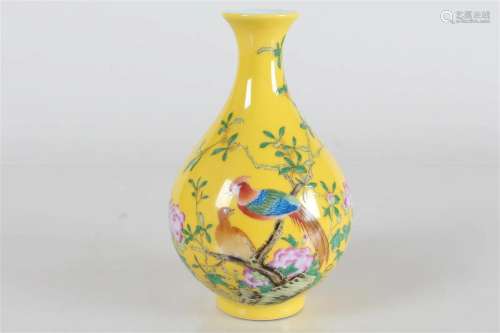 A Chinese Yellow-coding Nature-sceen Porcelain Fortune Vase