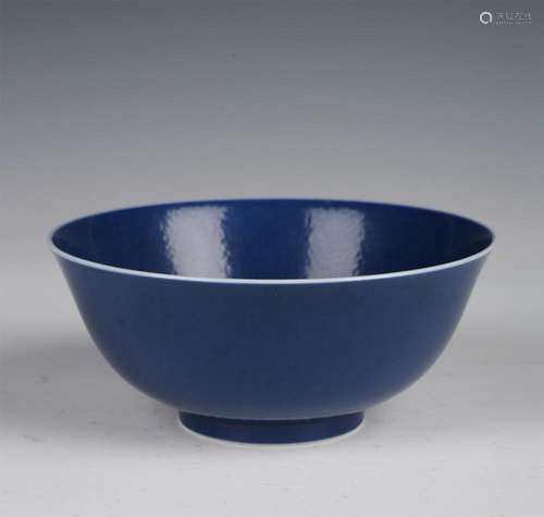 A BLUE GLAZE PORCELAIN BOWL