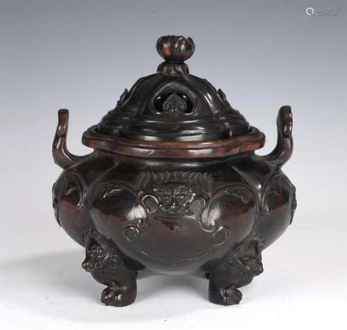 A ZITAN WOODEN TRIPOD LIDDED CENSER