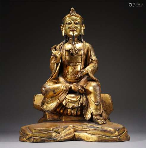 A GILT BRONZE FIGURE OF BUDDHA STATUE