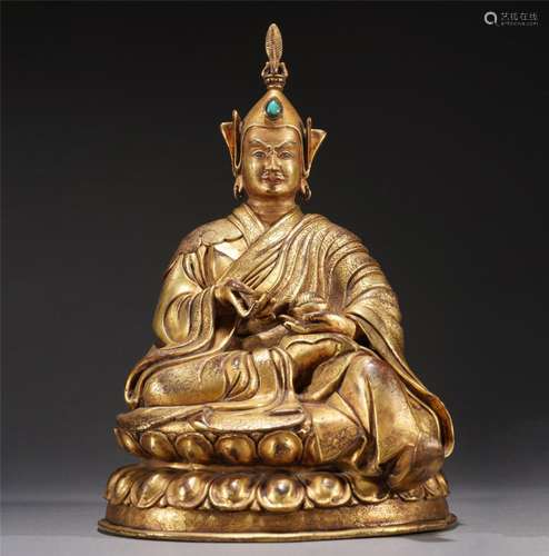 A GILT BRONZE FIGURE OF BUDDHA STATUE