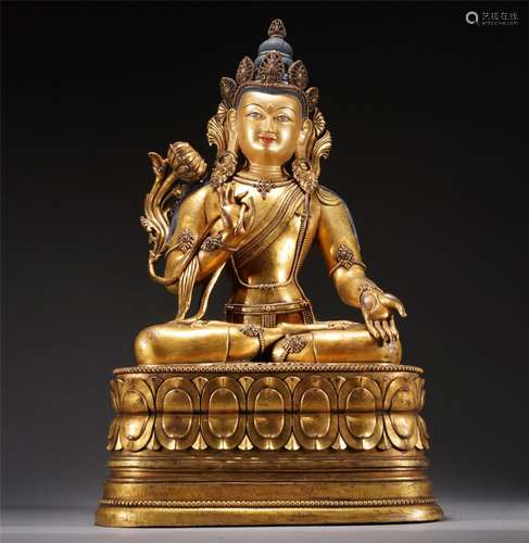 A GILT BRONZE GUANYIN BUDDHA STATUE