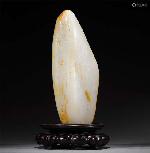 A WHITE JADE BOULDER ORNAMENTS