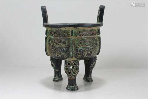 Chinese Tri-podded Bronze Vessel