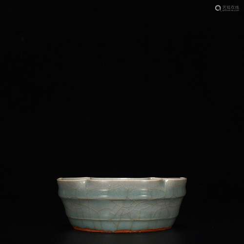 Longquan celadon powder blue glaze kwai mouth wash4.2 cm hig...