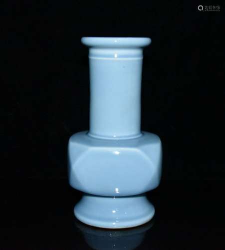 Sky blue glaze bottle x12.5 24.5 cm 1200 nature round place