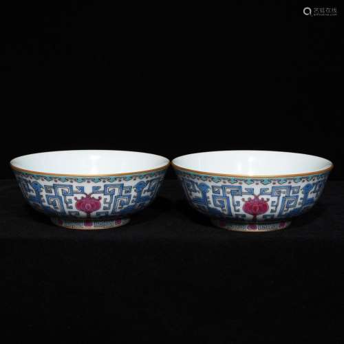 A pair ofcolored enamel real talent grain bowl4.8 diameter 1...