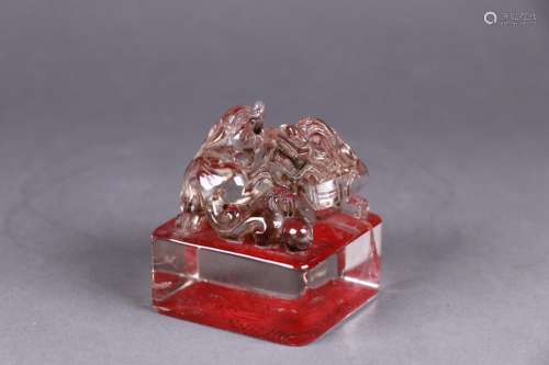 : crystal lion play ball marksSize: 6.2 cm long, 6.1 cm wide...