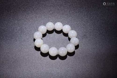 : hetian jade d stringSize: bead diameter 1.8 cm. Weight 111...