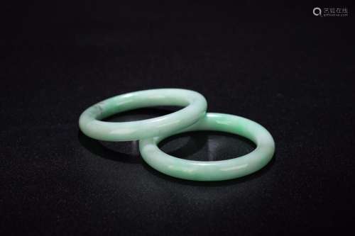 : a pair of jade braceletSize: inner diameter of 5.4 cm. 1 c...