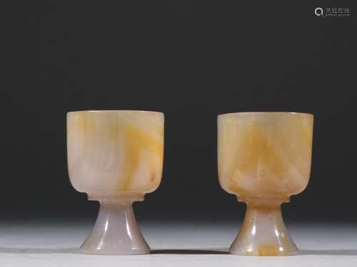 Agate goblet of a coupleSpecification: high 5 cm diameter 3....
