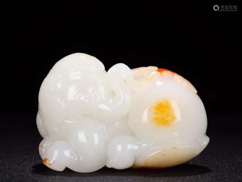 The best - hetian jade carved "auspicious like dressing...