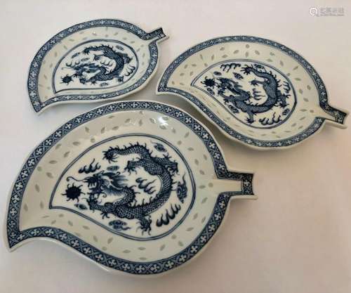 Antique Chinese Porcelain Plates Blue and White Dragons, Inc...