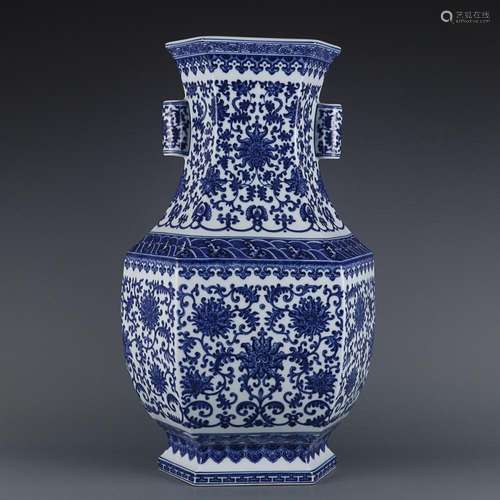 CHINESE BLUE-AND-WHITE HANDLED VASE DEPICTING 'LOTUS SCR...