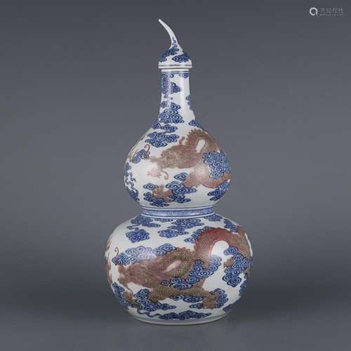 CHINESE BLUE-AND-WHITE UNDERGLAZE-RED DOUBLE-GOURD VASE DEPI...