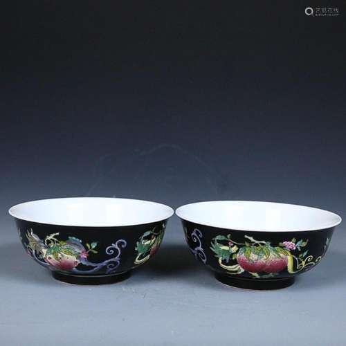 CHINESE BLACK-GROUND FAMILLE-ROSE BOWL DEPICTING 'PEACH&...