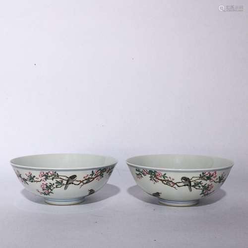 CHINESE FAMILLE-ROSE BOWL DEPICTING 'BIRD AND FLOWER'...