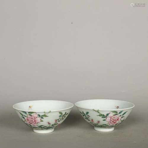 CHINESE FAMILLE-ROSE BOWL DEPICTING 'FLORAL', 'Q...