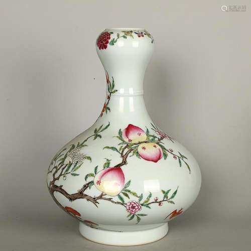 CHINESE FAMILLE-ROSE GARLIC-HEAD VASE DEPICTING 'PEACH&#...