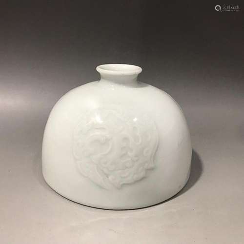 CHINESE WHITE-GLAZED ZUN VASE DEPICTING 'MEDALLION',...