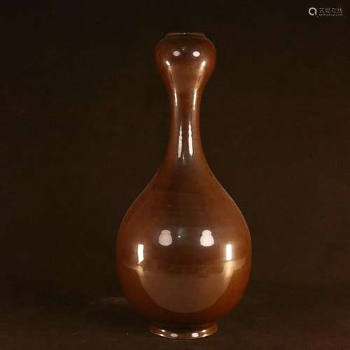 CHINESE DING-WARE PEAR-FORM VASE