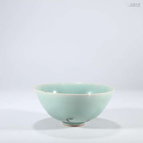 CHINESE LONGQUAN-WARE BOWL