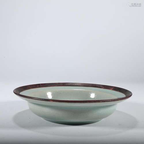 CHINESE BRONZE-MOUNTED RU-WARE BOWL WITH 'CRACKLE'