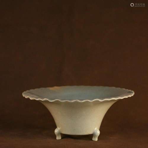 CHINESE RU-WARE BOWL ON THREE LEGS