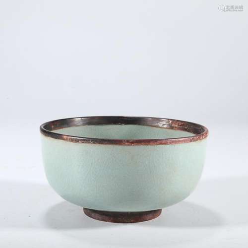 CHINESE BRONZE-MOUNTED RU-WARE CUP WITH 'CRACKLE'