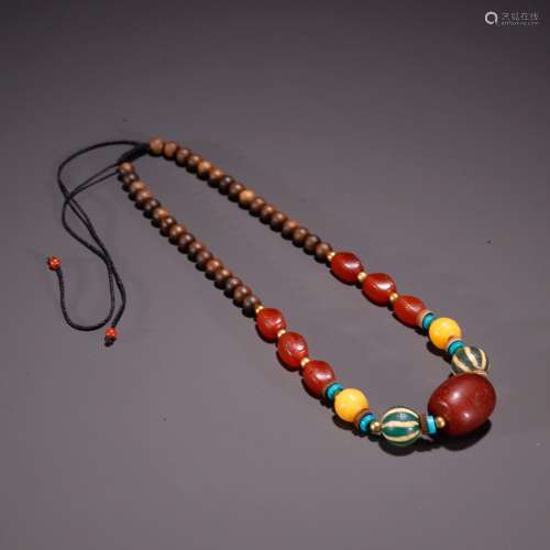 The old wax necklaceSpecification: the largest bead diameter...