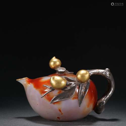 Agate with silver and gold peach pot.Specification: high 9.6...