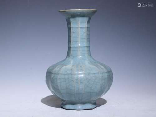 Piece of glaze flanging bottle - high 21.5 cm diameter 15 cm