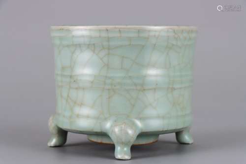 South longquan celadon powder blue glaze three-legged bowstr...