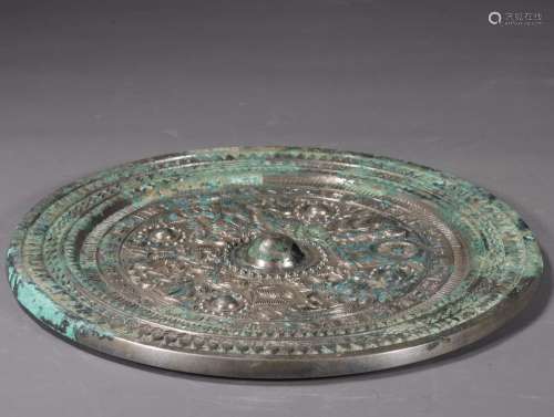 bronze mirrorSize, diameter of 19 cm weighs 953 g