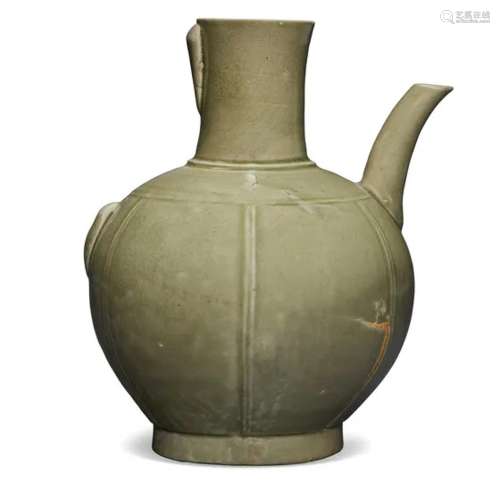 中国 五代 十世纪 越窑青釉瓜棱式执壶