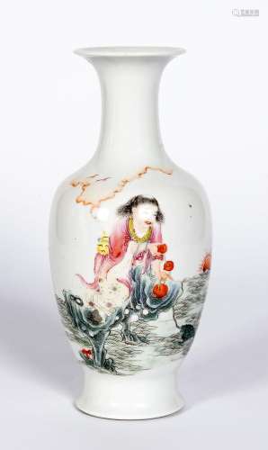 Chine, Epoque République (1912-1949)
Vase en porcelaine