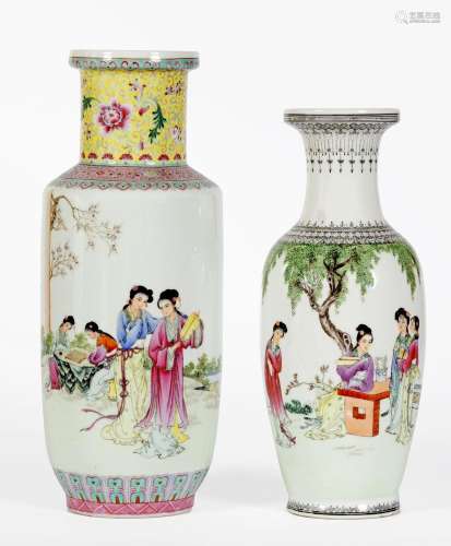 Chine, XXe siècle
Lot comprenant deux vases en porcelai
