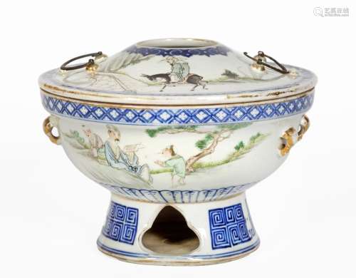 Chine, XIX-XXe siècle
Chauffe plat en porcelaine à déco