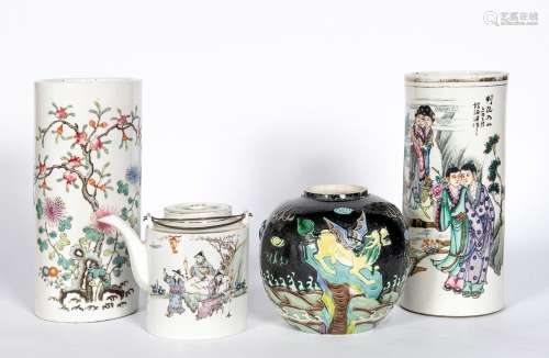 Chine, XIX-XXe siècle
Lot comprenant deux vases rouleau