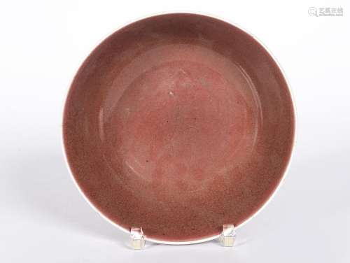 Chine, XIXe siècle
Bol en porcelaine monochrome rouge.