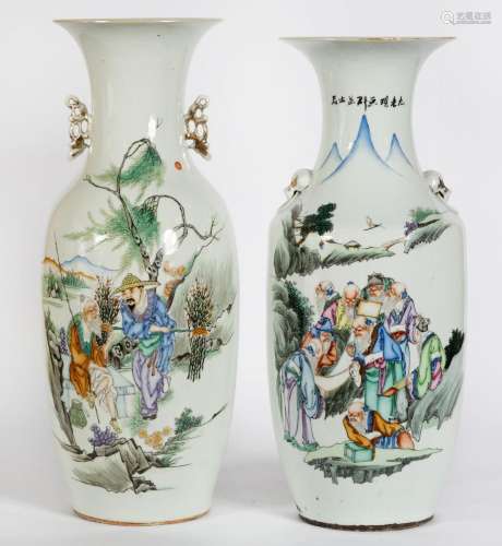 Chine, XIX-XXe siècle
Lot comprenant deux vases en porc