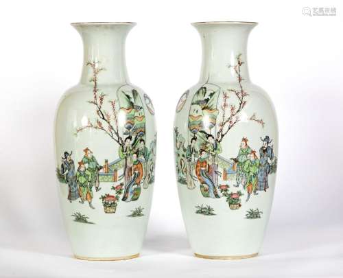 Chine, XIX-XXe siècle
Paire de vases en porcelaine à dé